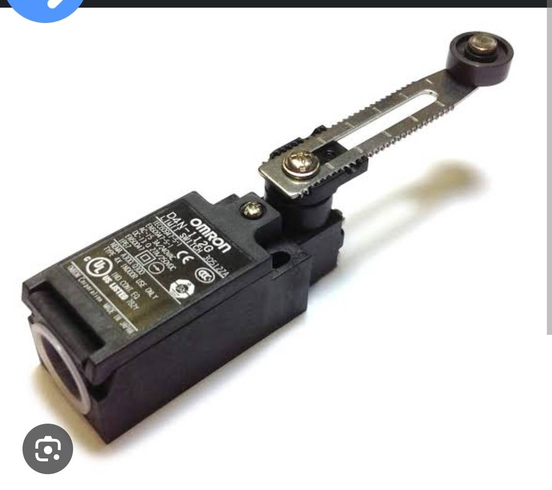 OMRON D4N-412G LIMIT SWITCH 3A -240V AC 0.27A/250VDC